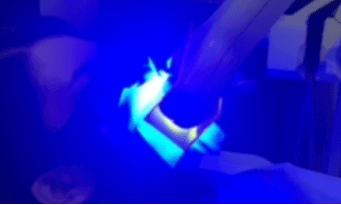 光